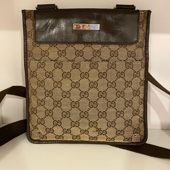 PRELOVED AUTHENTIC VINTAGE GUCCI CROSSBODY SLING BAG - Picture 2 of 8